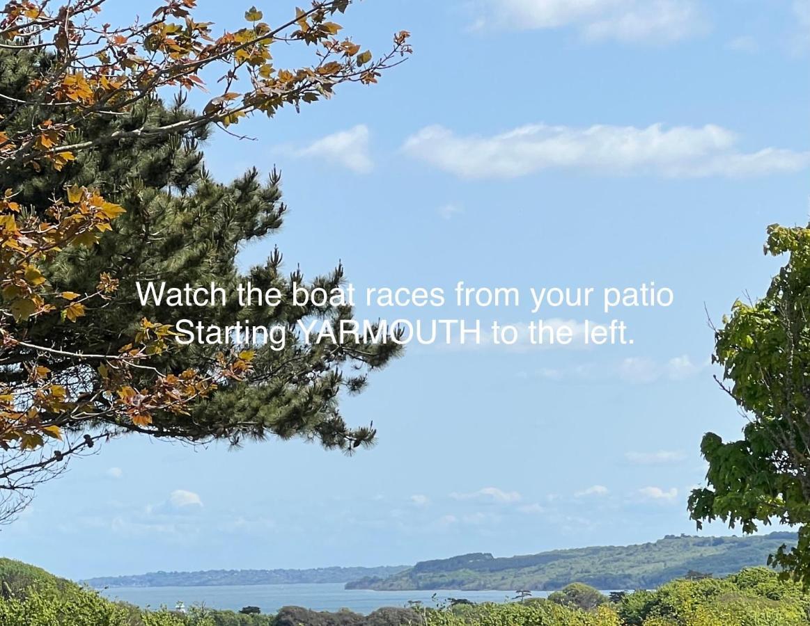 Valley View Self-Catering Coastal Bungalow In Rural West Wight Freshwater Bagian luar foto